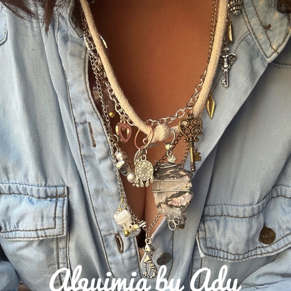 Vintage handmade layered multi charms necklace - Picture 8 of 8